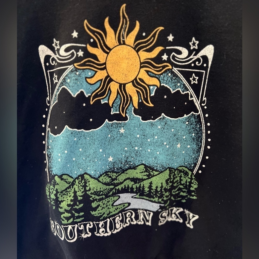 “Southern Sky” sweatshirt size XXXL in GUC